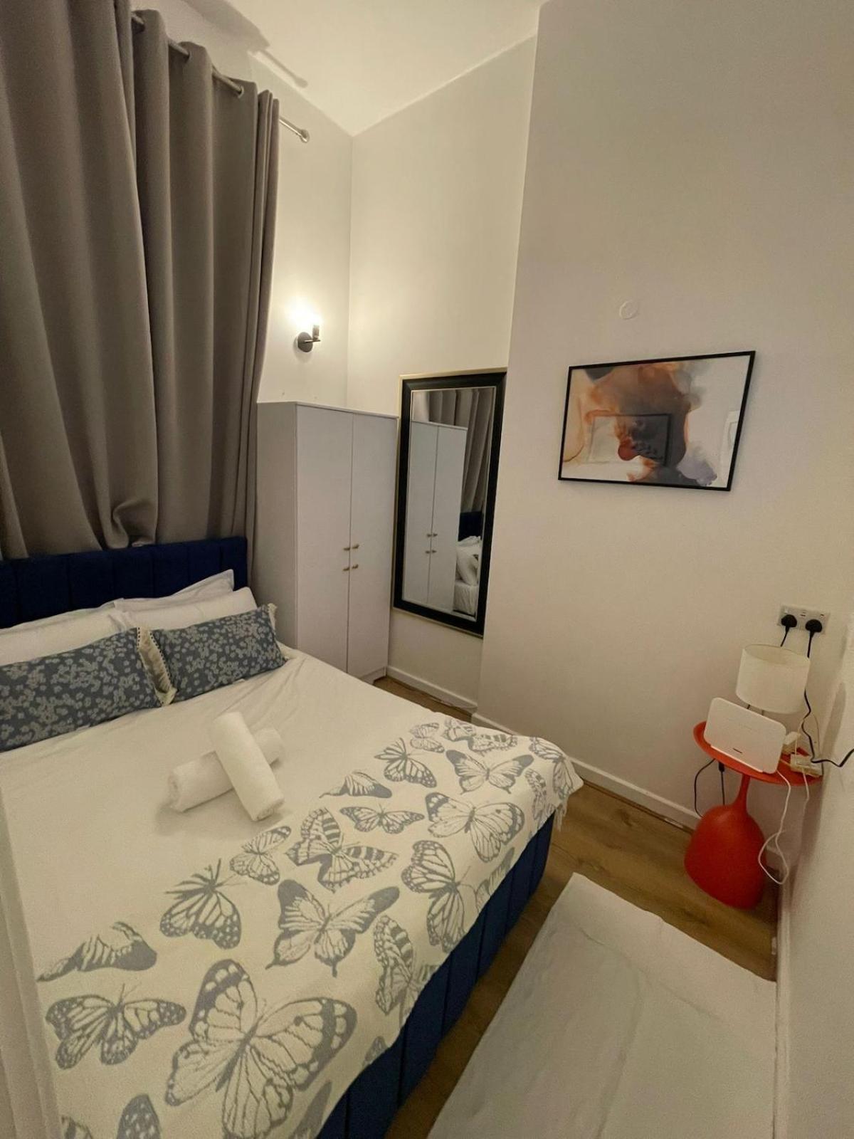 One Bedroom Flat B In Kentish Town Apartment