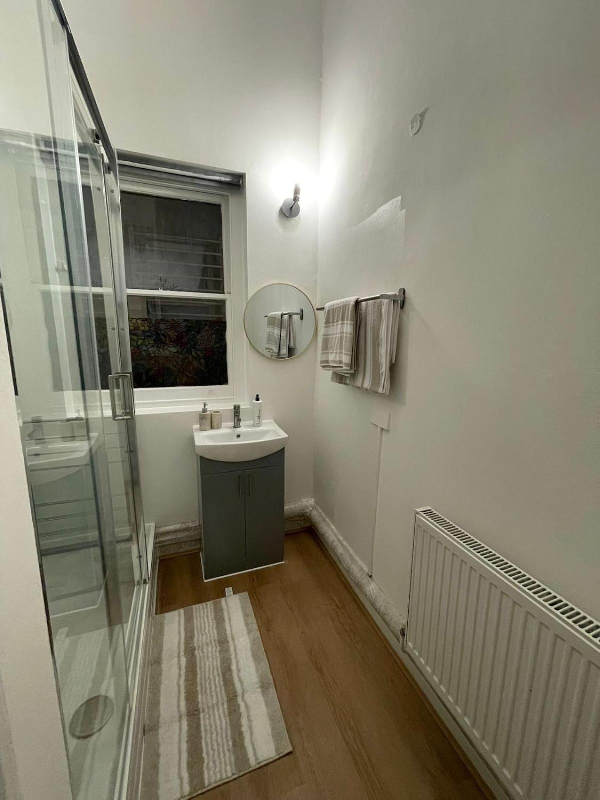 One Bedroom Flat B In Kentish Town * London